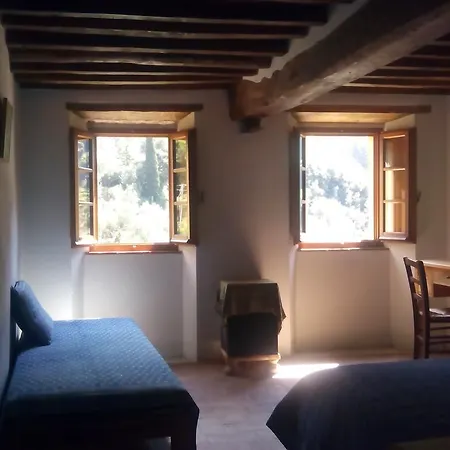 Almora Panzió *
